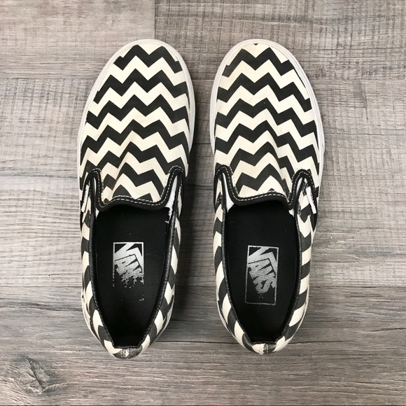 vans chevron slip on